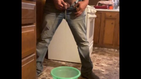 Desperately need to piss while cooking supper (holding my piss until I couldn’t , I piss in bucket)